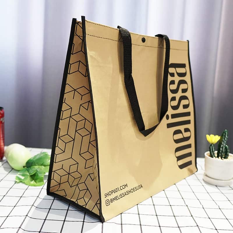 shopping bags with logos (3)